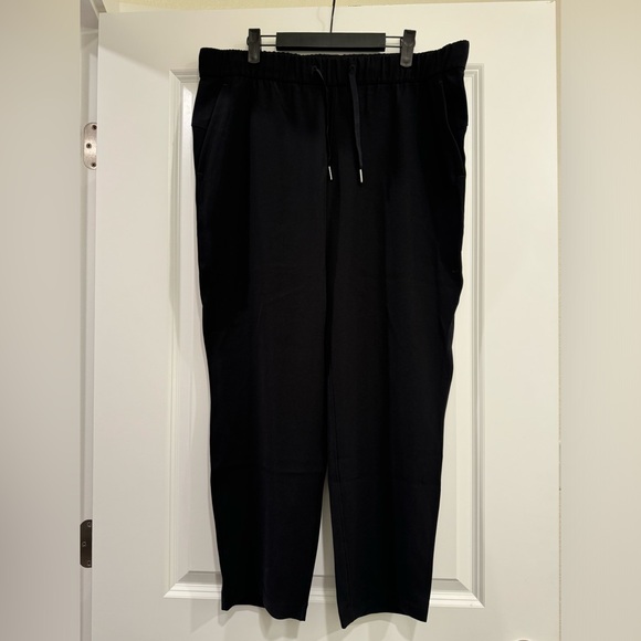 Lululemon On The Fly Pant *Woven 27" - Picture 3 of 9